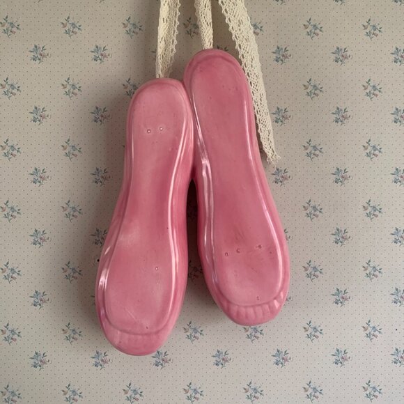 Vintage Ceramic Ballet Slipper Shoes Hanging Decoration - Picture 3 of 3